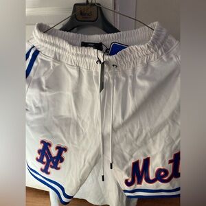 NY Mets 
White and Blue Men's Shorts
XL nwt